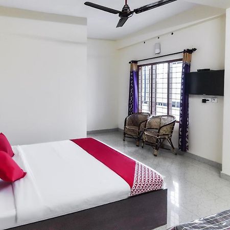 Oyo 49244 Green Castle Residency Hotel Nedumkandam Esterno foto