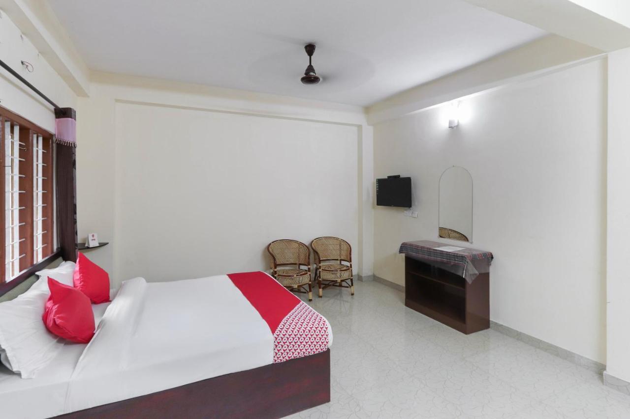 Oyo 49244 Green Castle Residency Hotel Nedumkandam Esterno foto