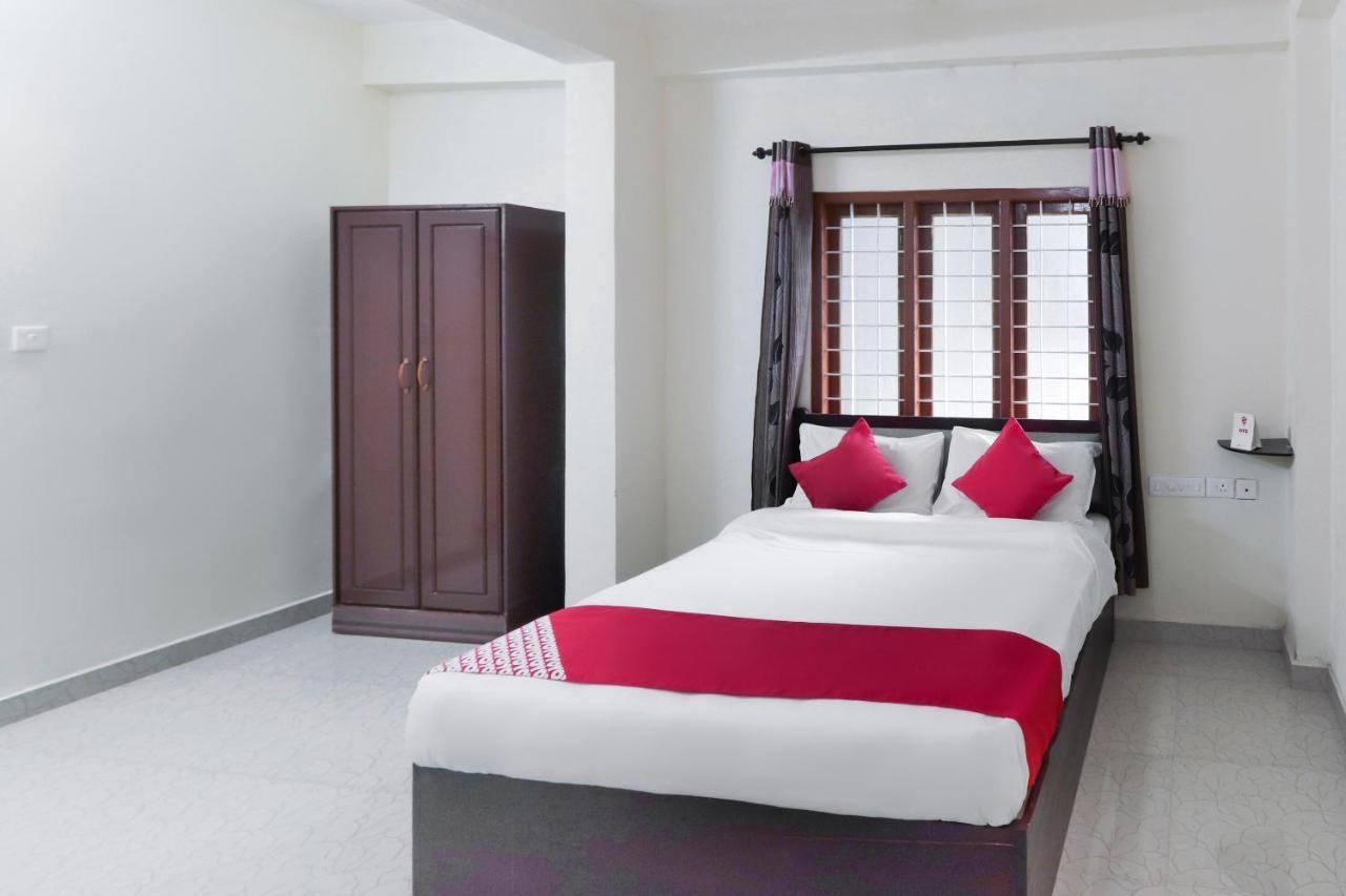 Oyo 49244 Green Castle Residency Hotel Nedumkandam Esterno foto