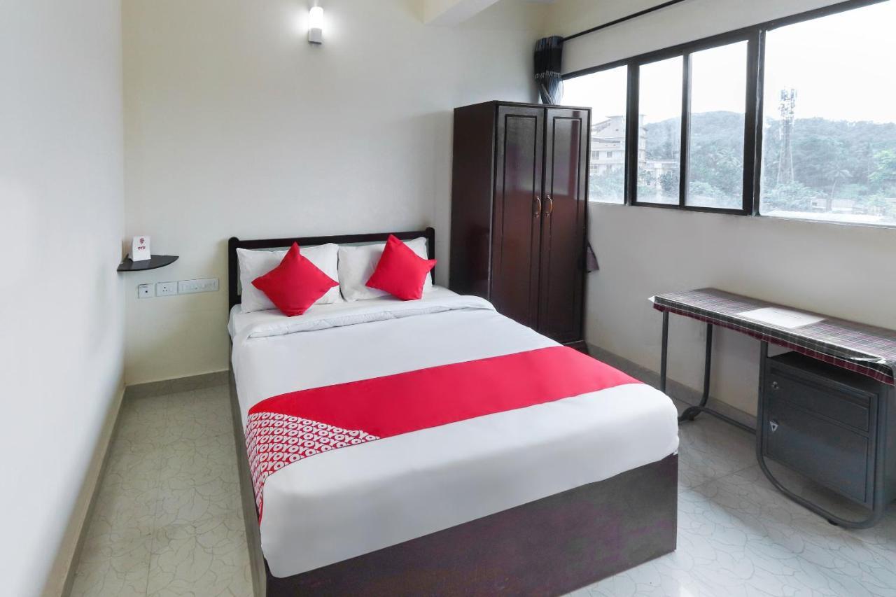 Oyo 49244 Green Castle Residency Hotel Nedumkandam Esterno foto