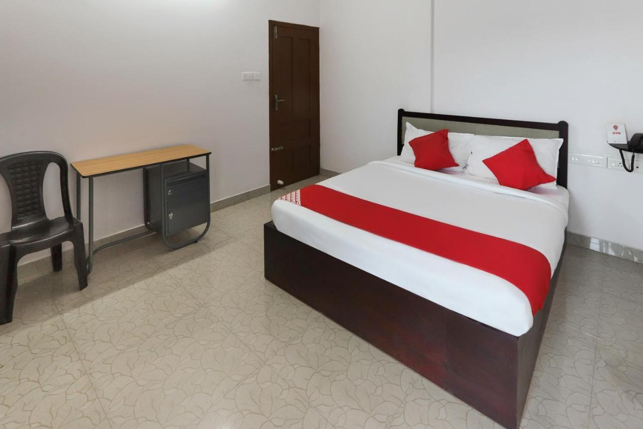 Oyo 49244 Green Castle Residency Hotel Nedumkandam Esterno foto